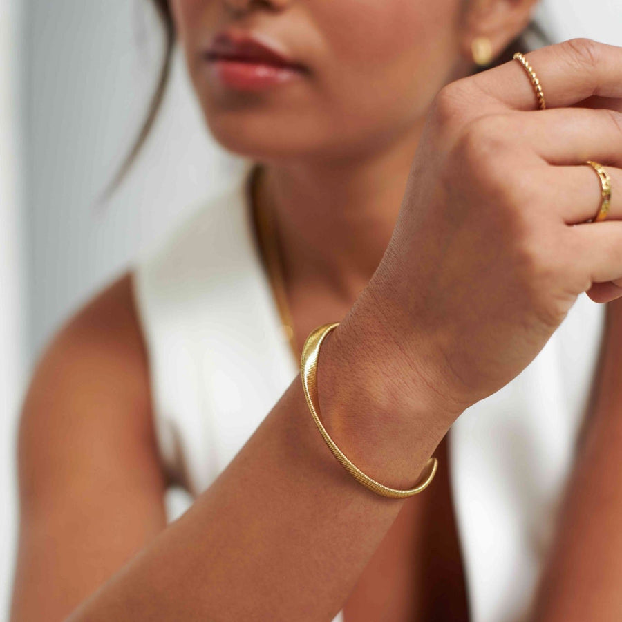 Ribbed Twist Bangle